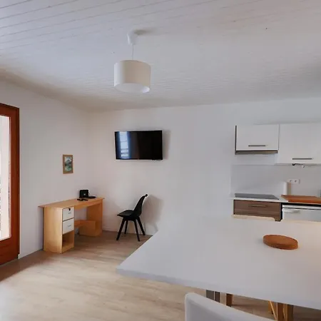 Hosted By Valentin Appartement