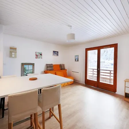 Hosted By Valentin Appartement