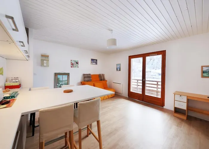 Hosted By Valentin Апартаменты