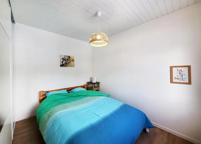 Hosted By Valentin Апартаменты *