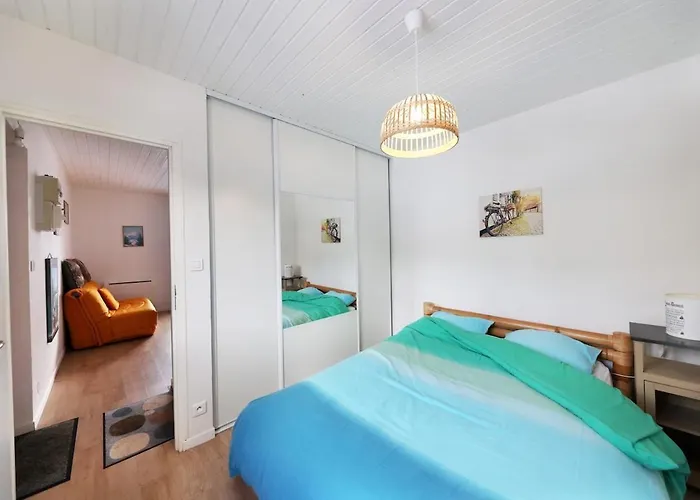 Апартаменты Hosted By Valentin Жерарме