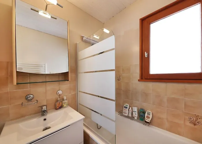 Апартаменты Hosted By Valentin Жерарме